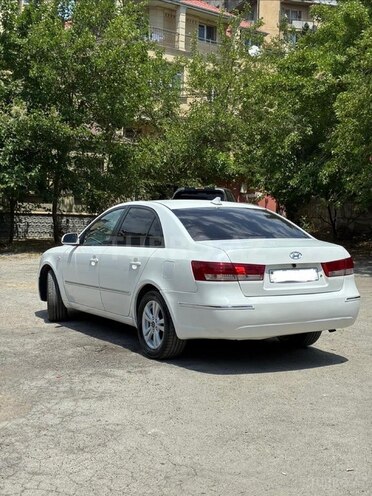 Hyundai Sonata-4