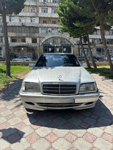 Mercedes C 200-1