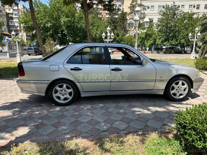 Mercedes C 200-7