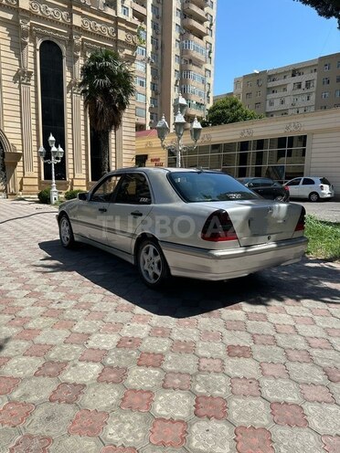Mercedes C 200-4