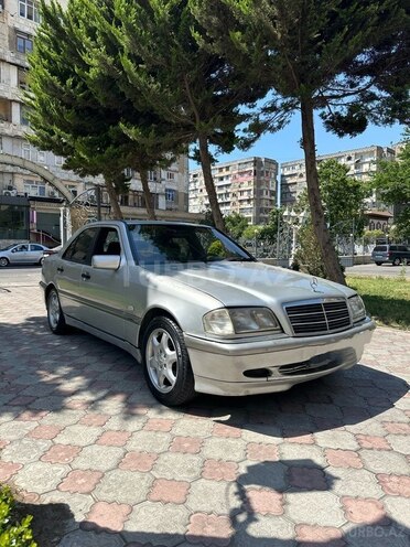 Mercedes C 200-2