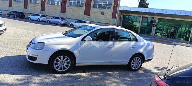 Volkswagen Jetta-2