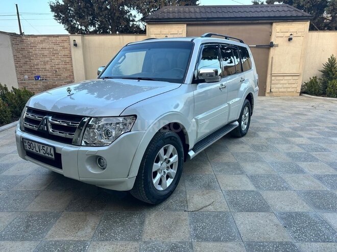 Mitsubishi Pajero-2