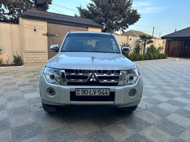 Mitsubishi Pajero-1