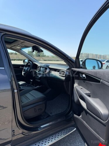 Kia Sorento-9