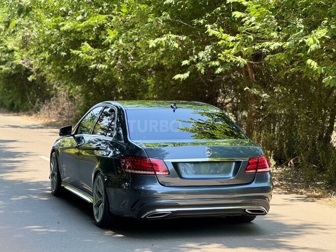 Mercedes E 250-10