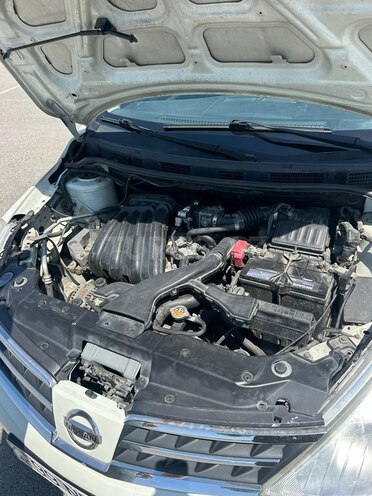 Nissan Tiida-6