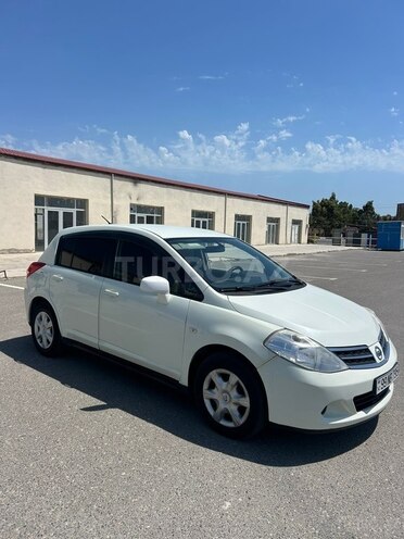 Nissan Tiida-8