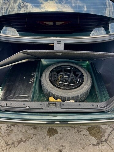 Mercedes E 240-16