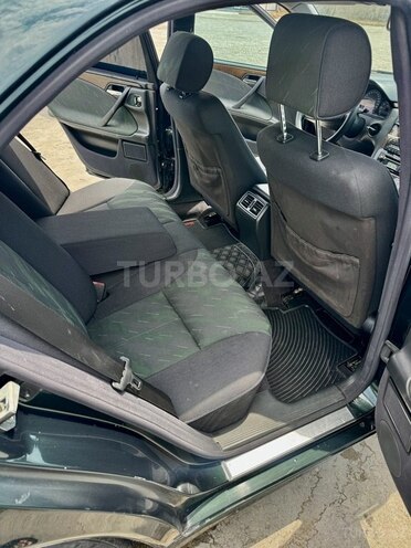 Mercedes E 240-14