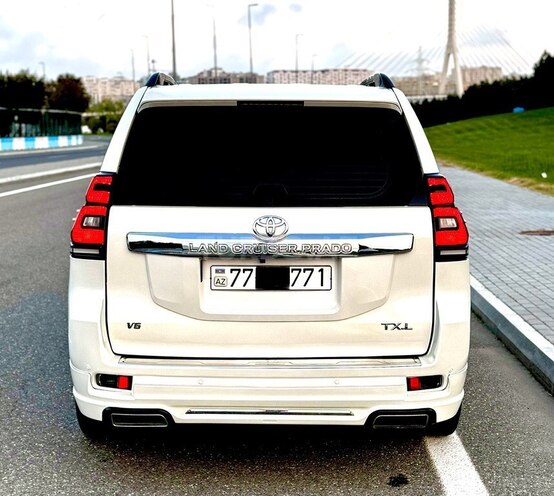 Toyota Land Cruiser Prado-5