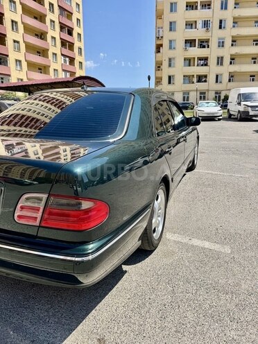 Mercedes E 240-5