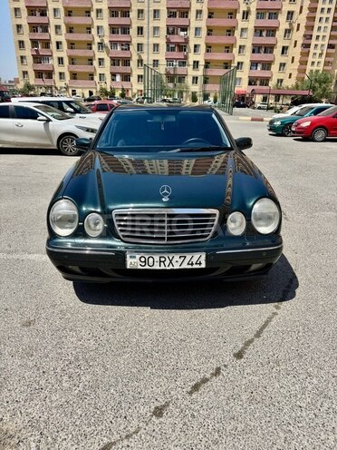 Mercedes E 240-8