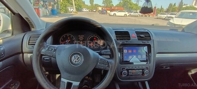 Volkswagen Jetta-5