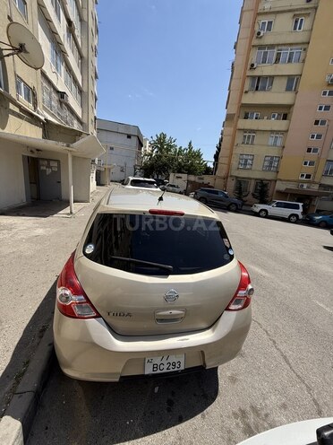 Nissan Tiida-2