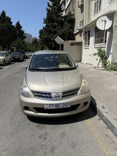 Nissan Tiida-1