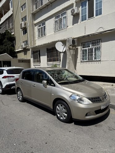 Nissan Tiida-4