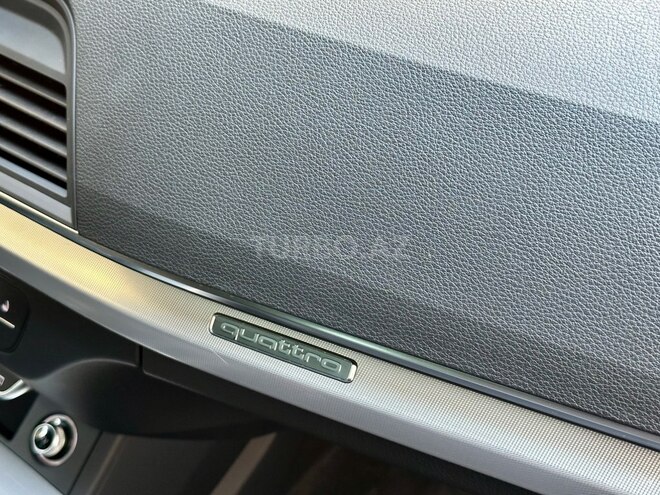 Audi Q5-19