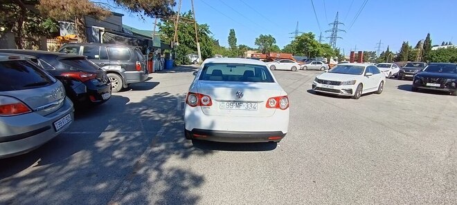 Volkswagen Jetta-9