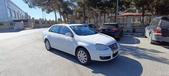 Volkswagen Jetta-1