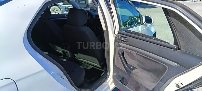 Volkswagen Jetta-12