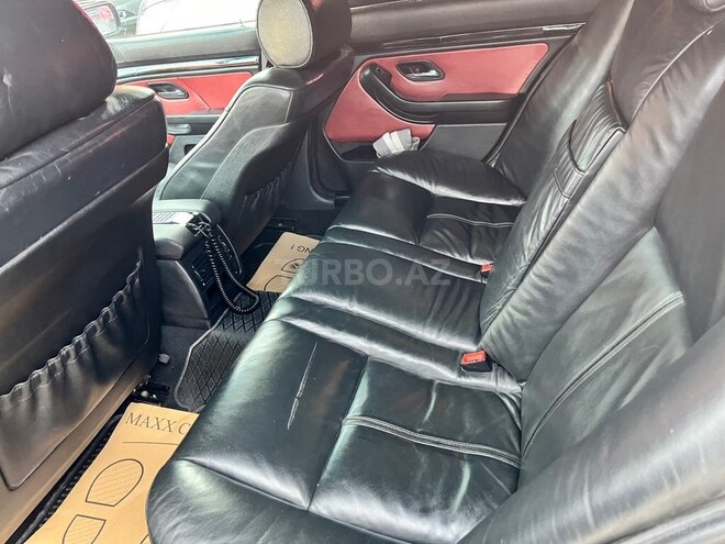 BMW 523-8