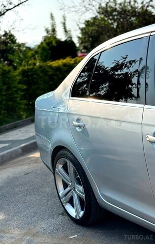Volkswagen Jetta-6