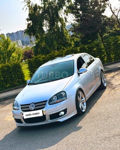 Volkswagen Jetta-1