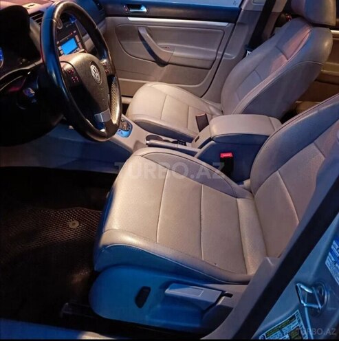 Volkswagen Jetta-9