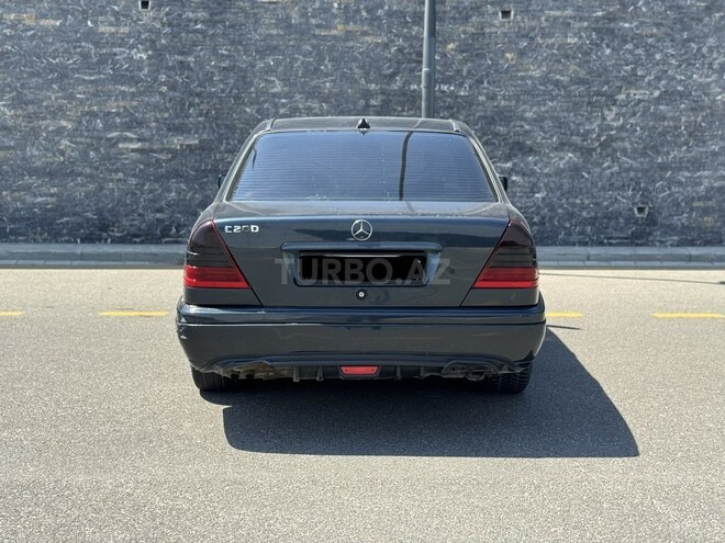 Mercedes C 200-8