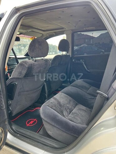 Opel Vectra-10
