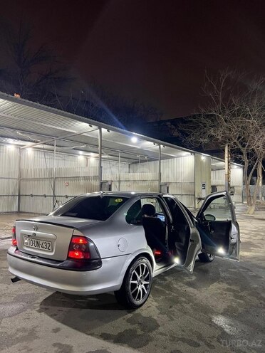 Opel Vectra-11