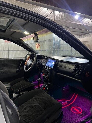 Opel Vectra-12
