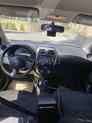 Nissan March-3