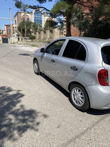 Nissan March-4