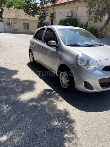Nissan March-6