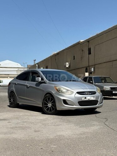 Hyundai Accent-1