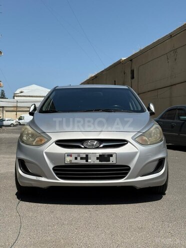 Hyundai Accent-6