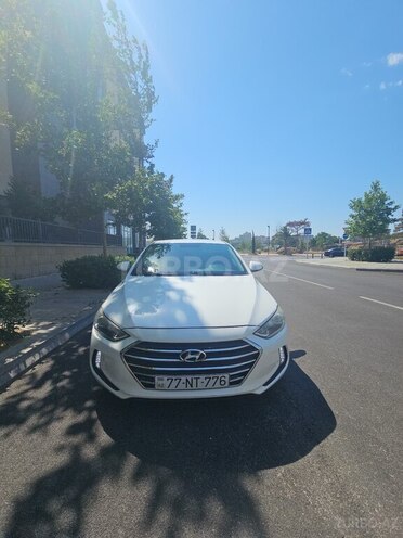 Hyundai Elantra-1