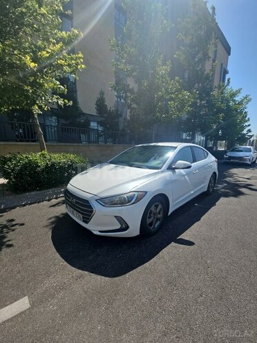 Hyundai Elantra-4