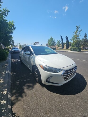 Hyundai Elantra-5