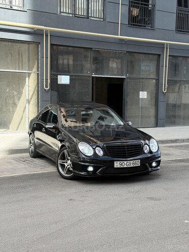 Mercedes E 240-1