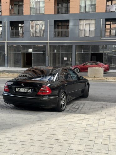 Mercedes E 240-4