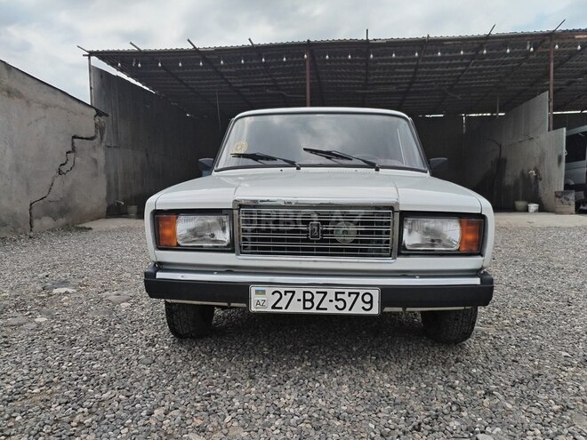 LADA (VAZ) 2107-1
