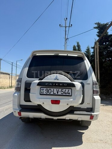 Mitsubishi Pajero-19