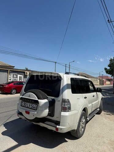 Mitsubishi Pajero-20