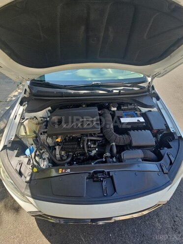 Hyundai Elantra-11