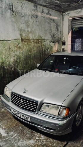 Mercedes C 220-11