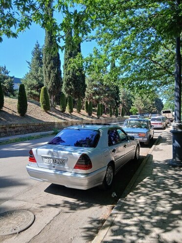 Mercedes C 200-2