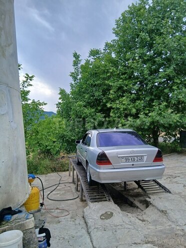 Mercedes C 200-4